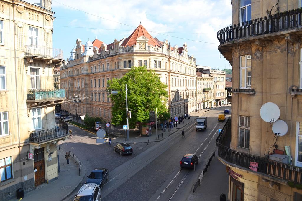 Wanted Hostel Lviv Exterior photo