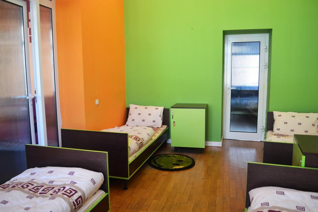 Wanted Hostel Lviv Exterior photo