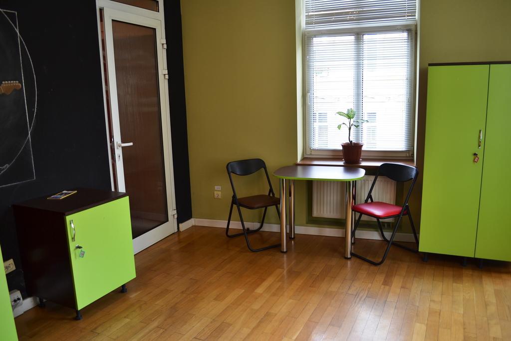 Wanted Hostel Lviv Exterior photo
