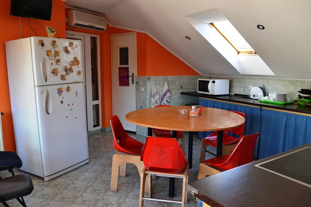 Wanted Hostel Lviv Exterior photo